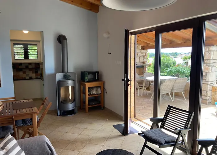 Karigador beach house